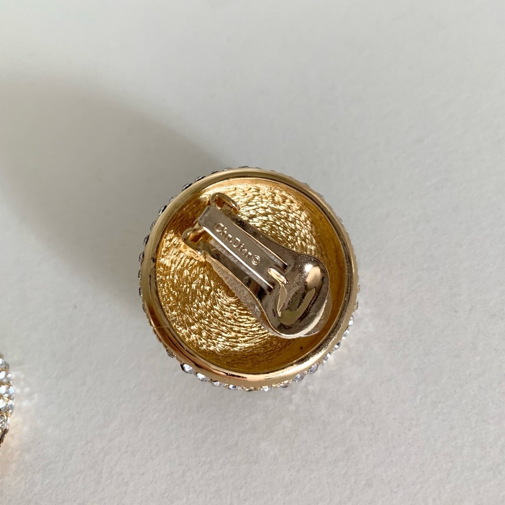 Hold Vintage Dior Large pearl earrings - Picture 7 of 13